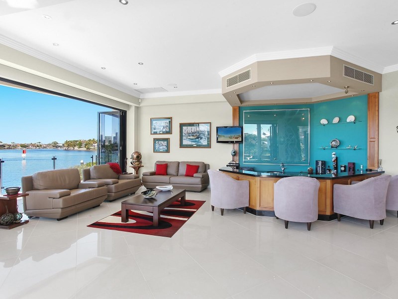 1 Rowes Court, Sorrento QLD 4217