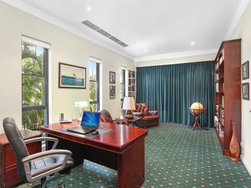 1 Rowes Court, Sorrento QLD 4217