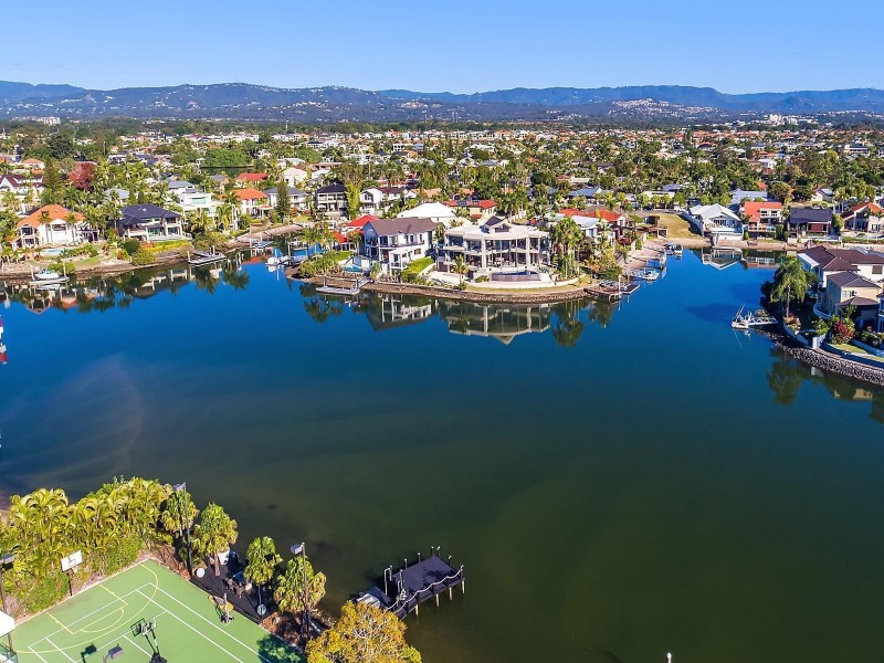 1 Rowes Court, Sorrento QLD 4217