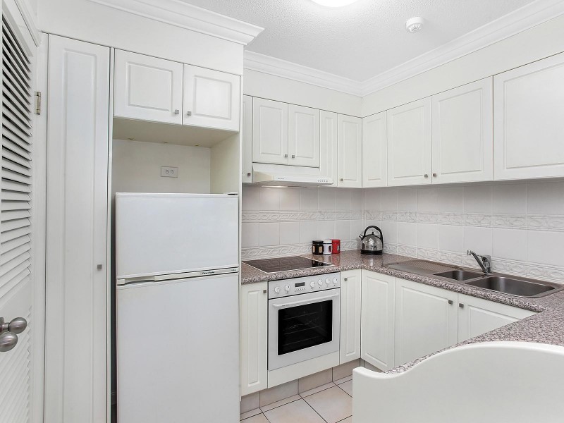 2111/24 Queensland Avenue, Broadbeach QLD 4218