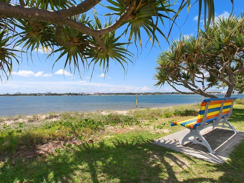 114 Eugaree Street, Southport QLD 4215