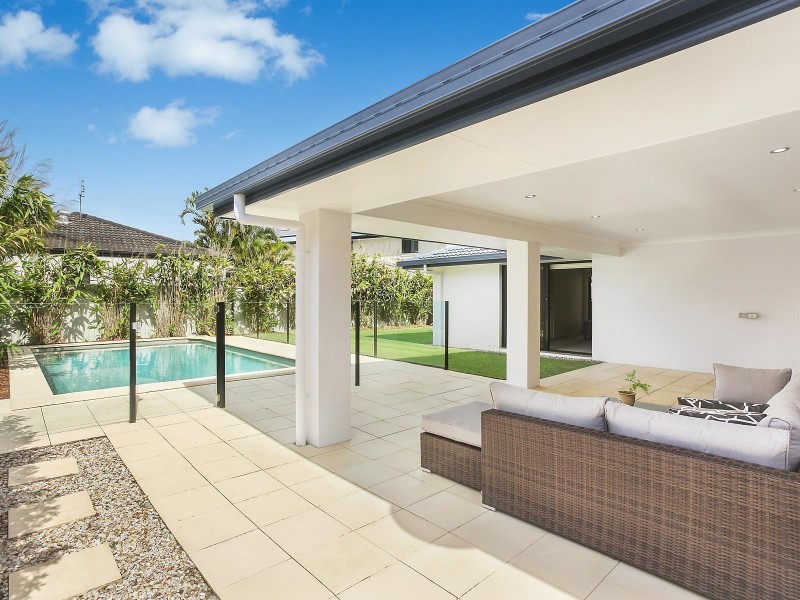 22 Bittern Avenue, Burleigh Waters QLD 4220