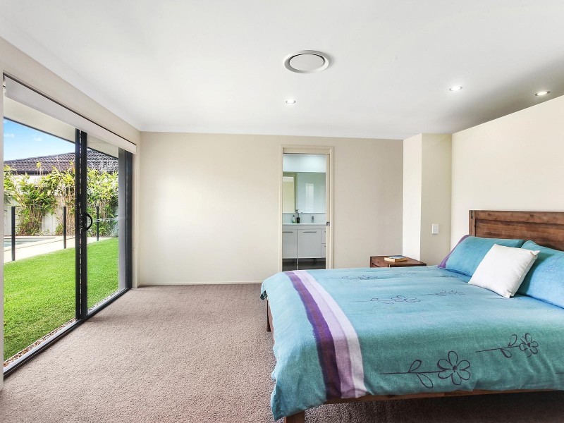 22 Bittern Avenue, Burleigh Waters QLD 4220