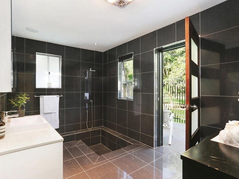 1/8 Macaw Avenue, Miami QLD 4220