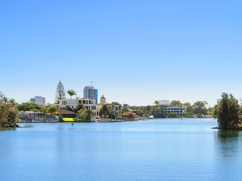 25 The Corso, Isle Of Capri QLD 4217