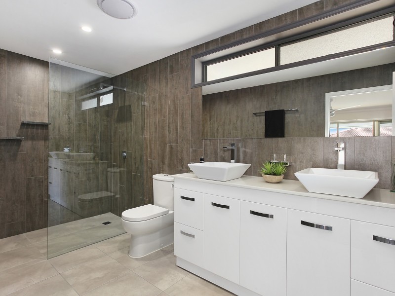 56 Honeyeater Drive, Burleigh Waters QLD 4220