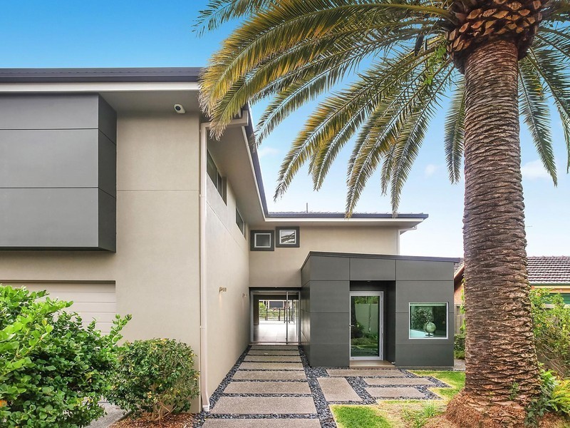 8 Wallaby Place, Sorrento QLD 4217