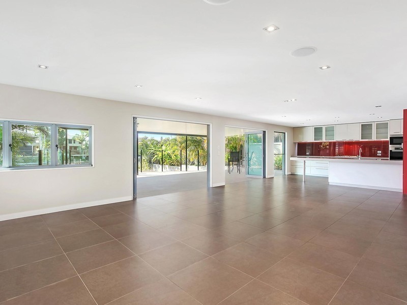 8 Wallaby Place, Sorrento QLD 4217