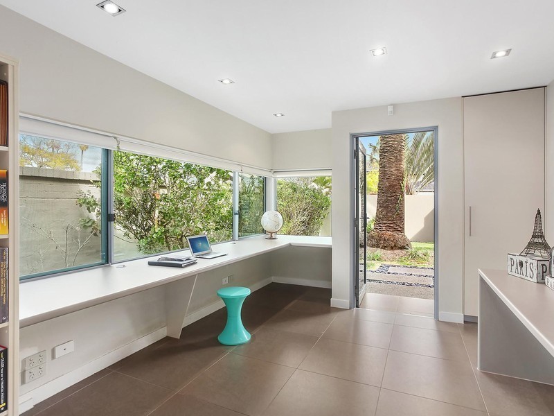 8 Wallaby Place, Sorrento QLD 4217