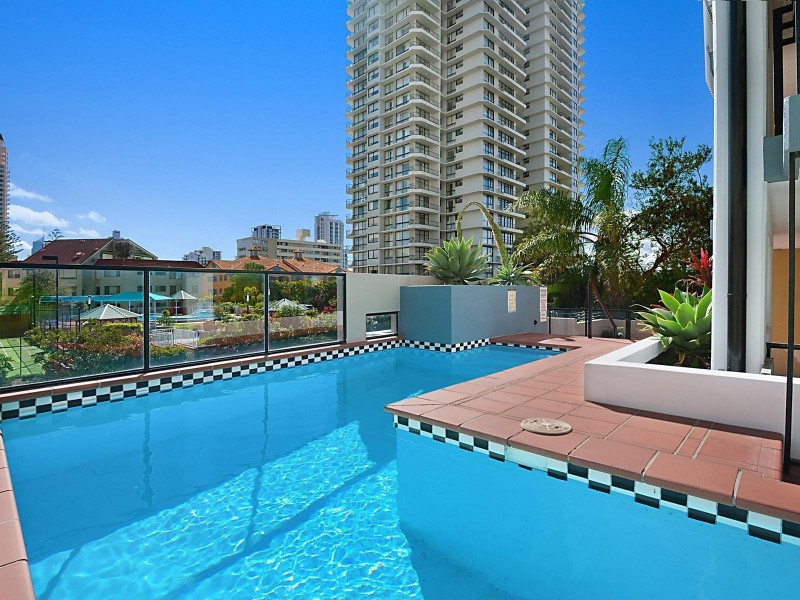 6/10 Albert Avenue, Broadbeach QLD 4218