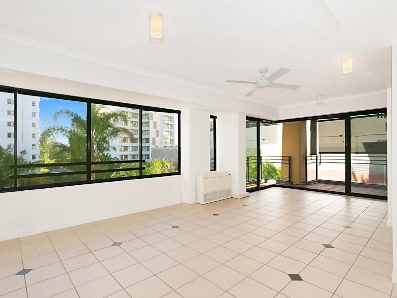 6/10 Albert Avenue, Broadbeach QLD 4218