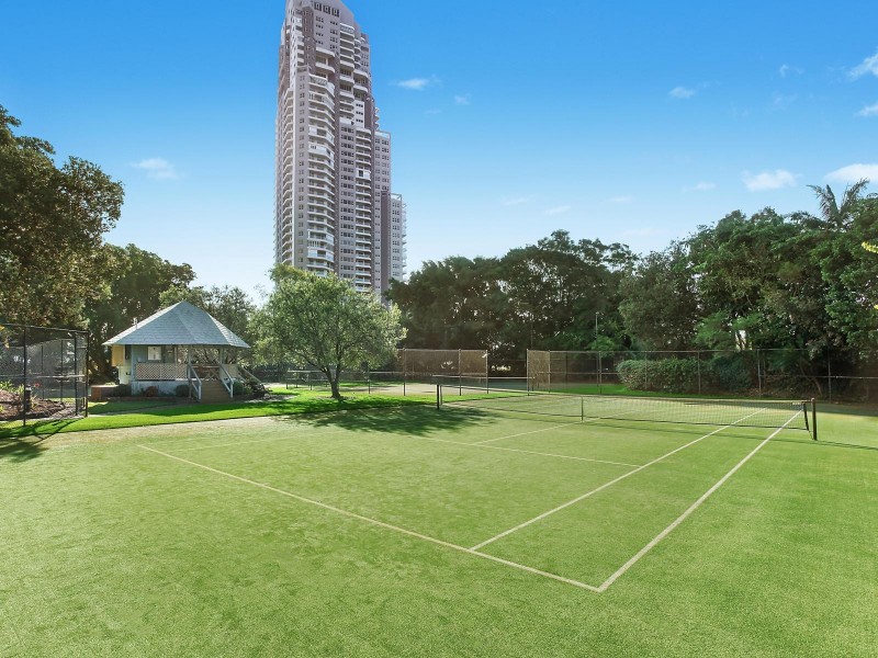 12/2 Admiralty Drive, Paradise Waters QLD 4217