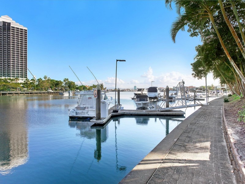 12/2 Admiralty Drive, Paradise Waters QLD 4217