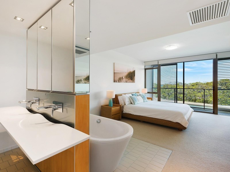 29206/2 Ephraim Island Parade, Paradise Point QLD 4216