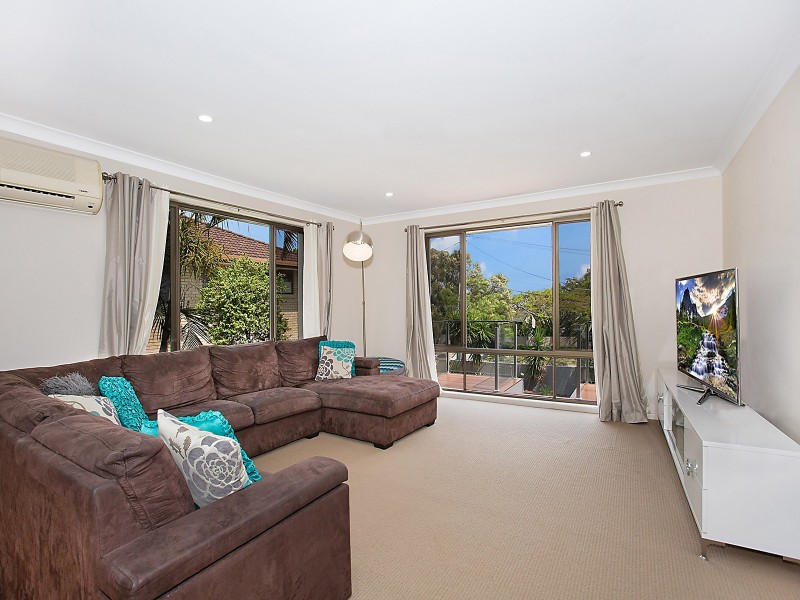 53 Dunkeith Avenue, Benowa Waters QLD 4217