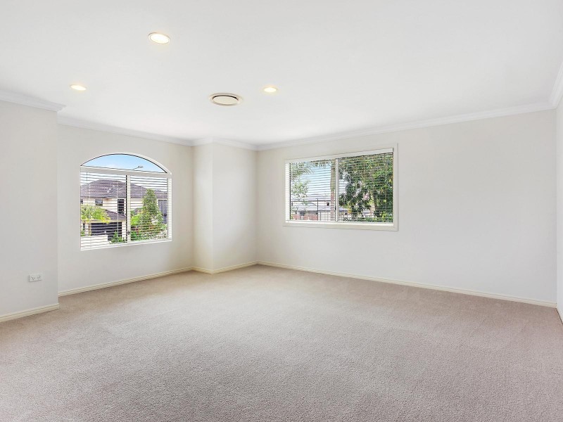 50 Sir Bruce Small Boulevard, Benowa Waters QLD 4217