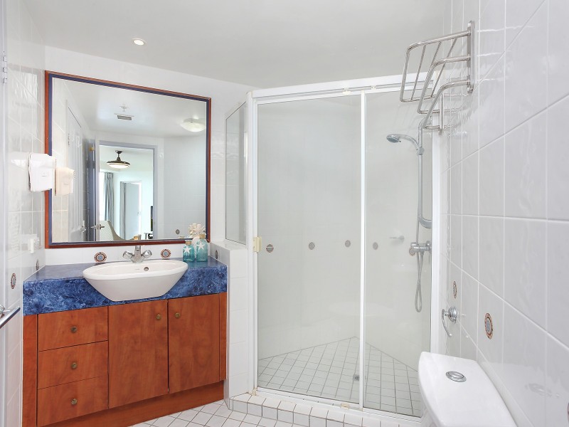 1204/182 Marine Parade, Labrador QLD 4215