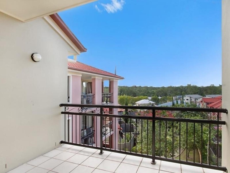 43/2 Geraldton Drive, Varsity Lakes QLD 4227