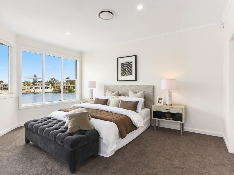 90 Amalfi Drive, Isle Of Capri QLD 4217