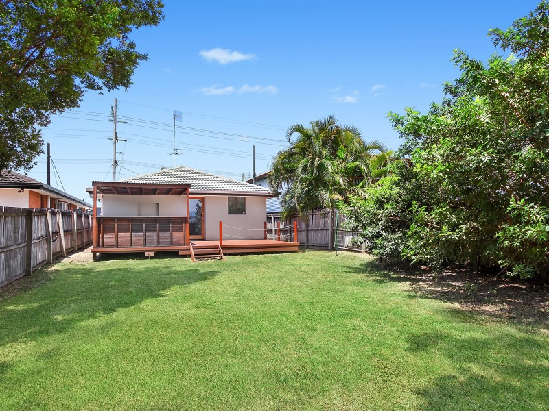 33 Pacific Avenue, Miami QLD 4220