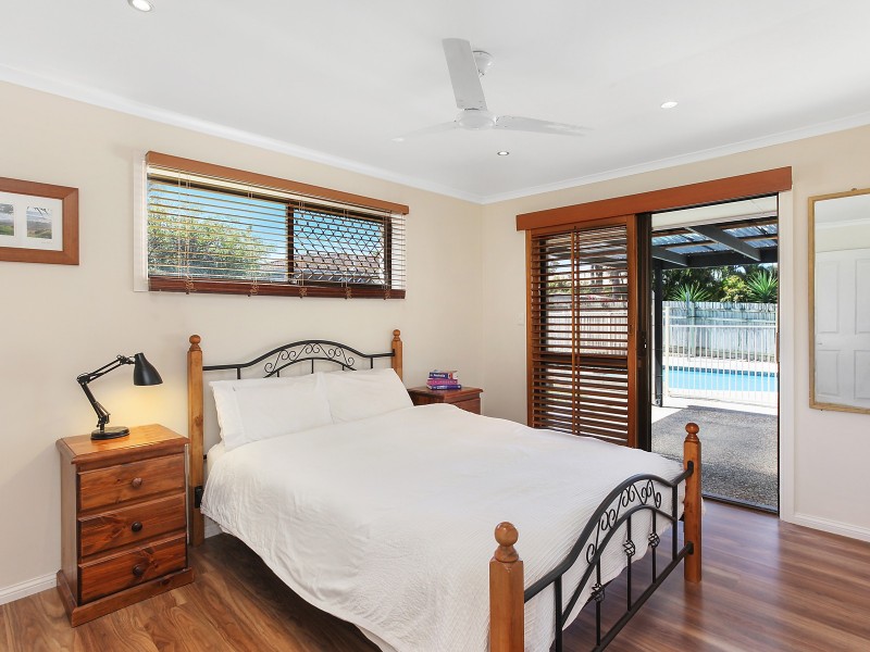 47 Collins Crescent, Benowa QLD 4217