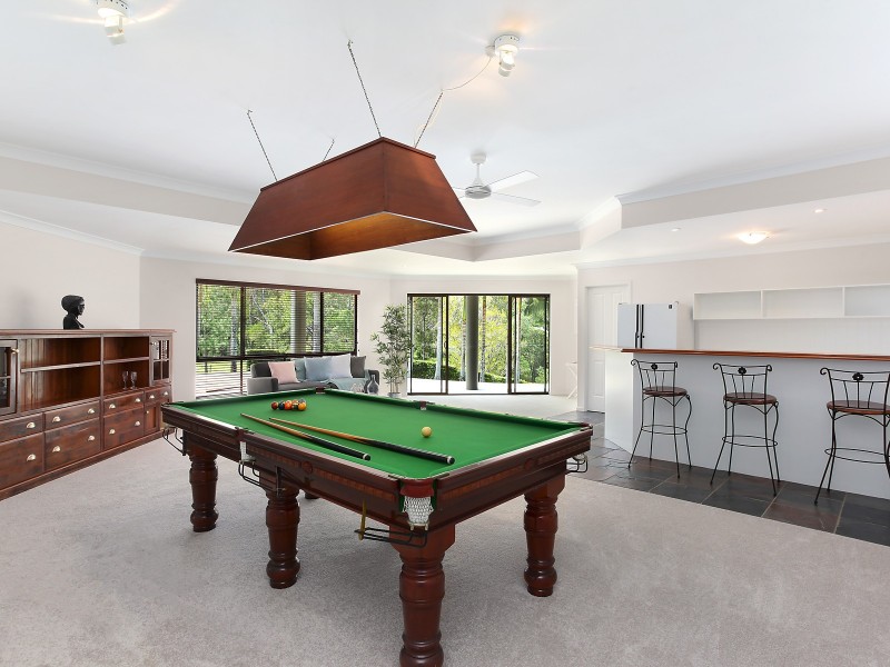 8 Kimmuli Drive, Elanora QLD 4221