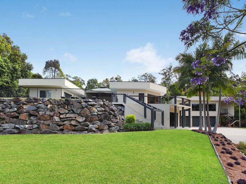 8 Kimmuli Drive, Elanora QLD 4221