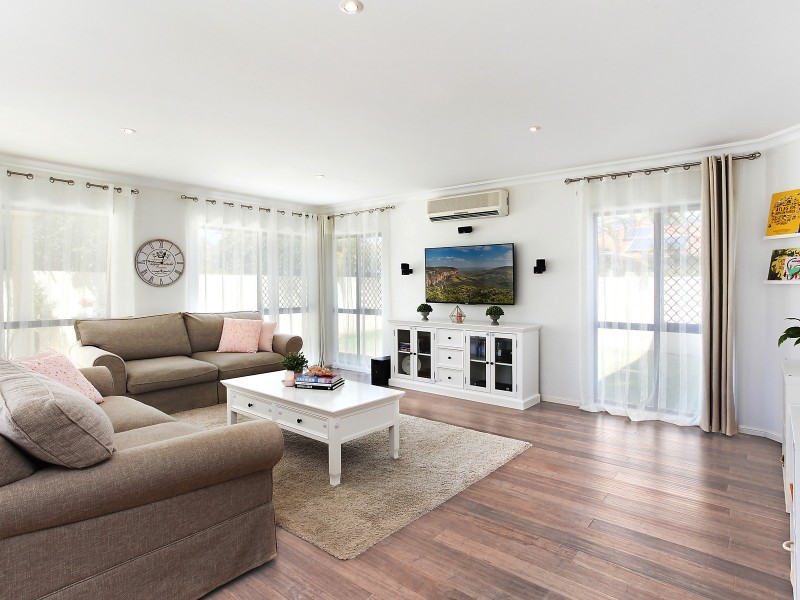 58 Sir Bruce Small Boulevard, Benowa Waters QLD 4217