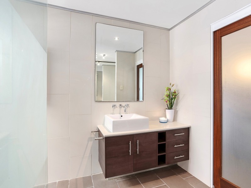 9 Bardon Avenue, Miami QLD 4220