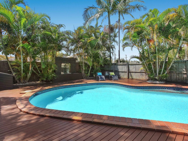 9 Bardon Avenue, Miami QLD 4220