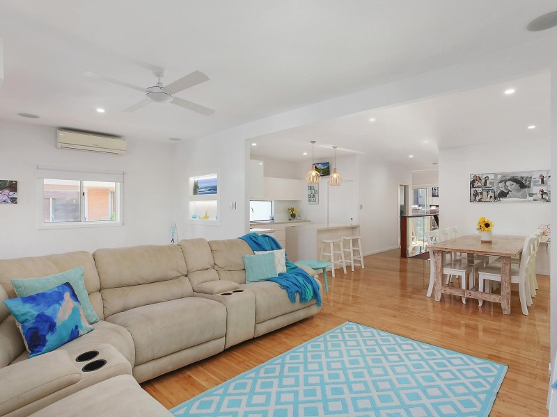 25 West Street, Burleigh Heads QLD 4220