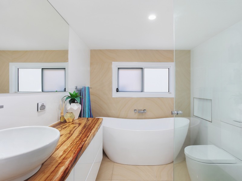 25 West Street, Burleigh Heads QLD 4220