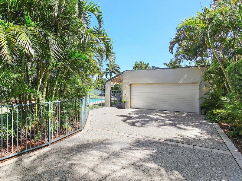 25 Kincardine Drive, Benowa Waters QLD 4217