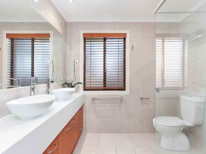 25 Kincardine Drive, Benowa Waters QLD 4217