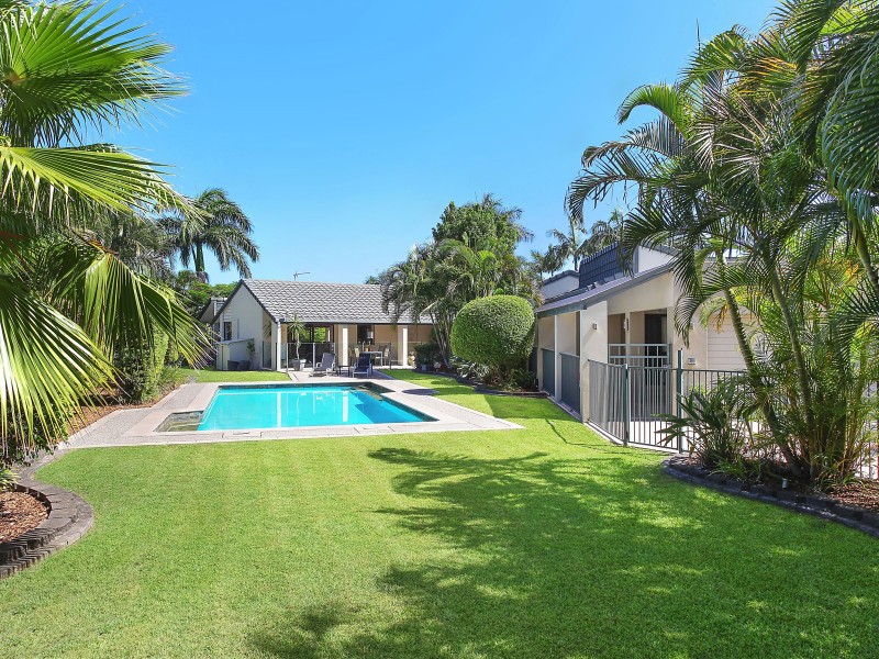 25 Kincardine Drive, Benowa Waters QLD 4217