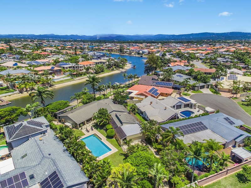 25 Kincardine Drive, Benowa Waters QLD 4217
