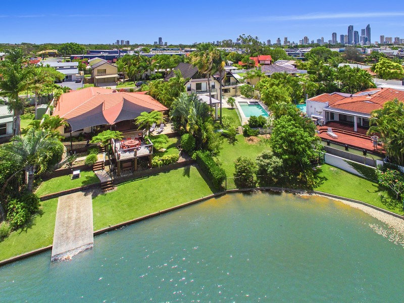 7 Ayrshire Avenue, Benowa Waters QLD 4217