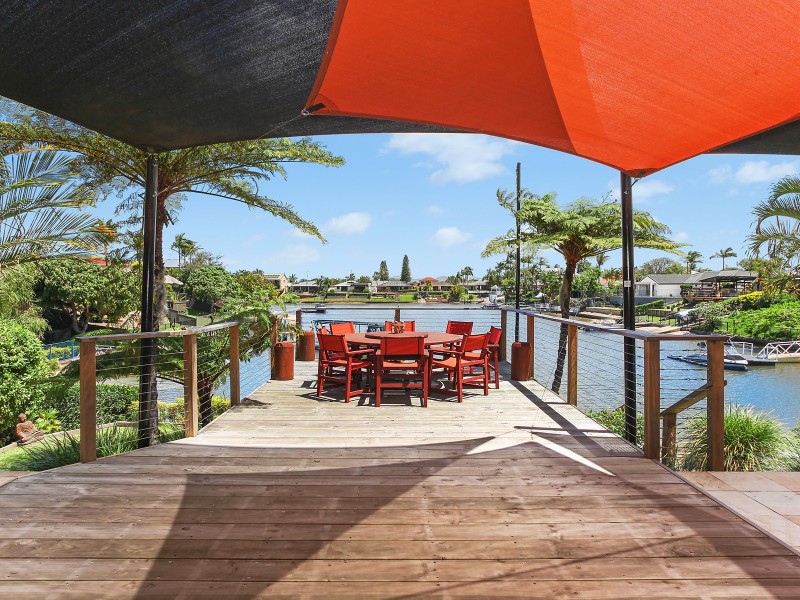 7 Ayrshire Avenue, Benowa Waters QLD 4217