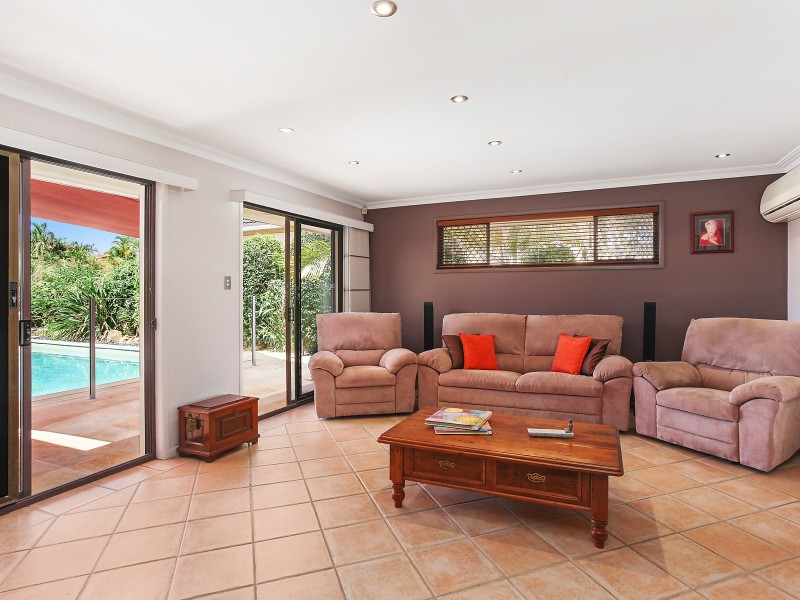 7 Ayrshire Avenue, Benowa Waters QLD 4217