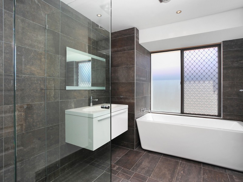 7 Firestone Court, Robina QLD 4226