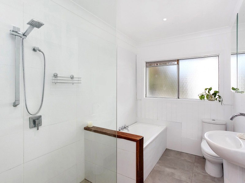 3 Tongarra Street, Southport QLD 4215