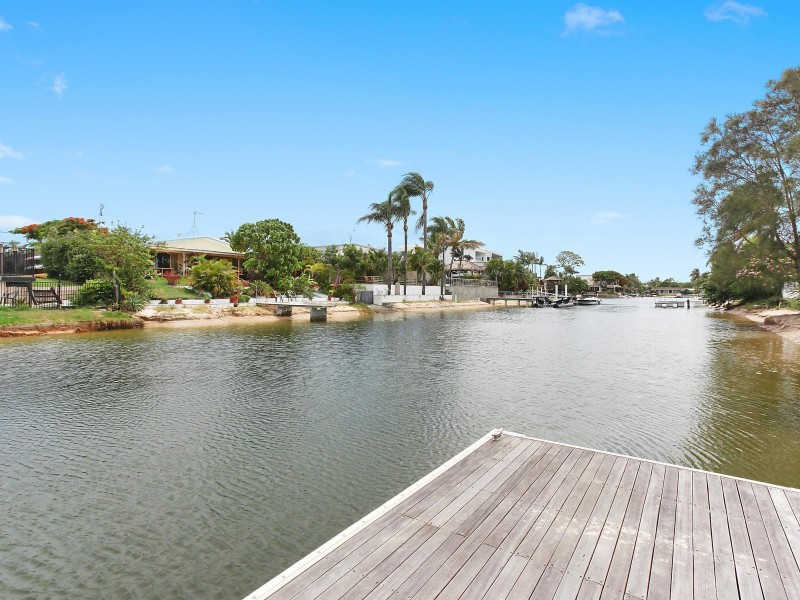 4 Mexicali Court, Broadbeach Waters QLD 4218