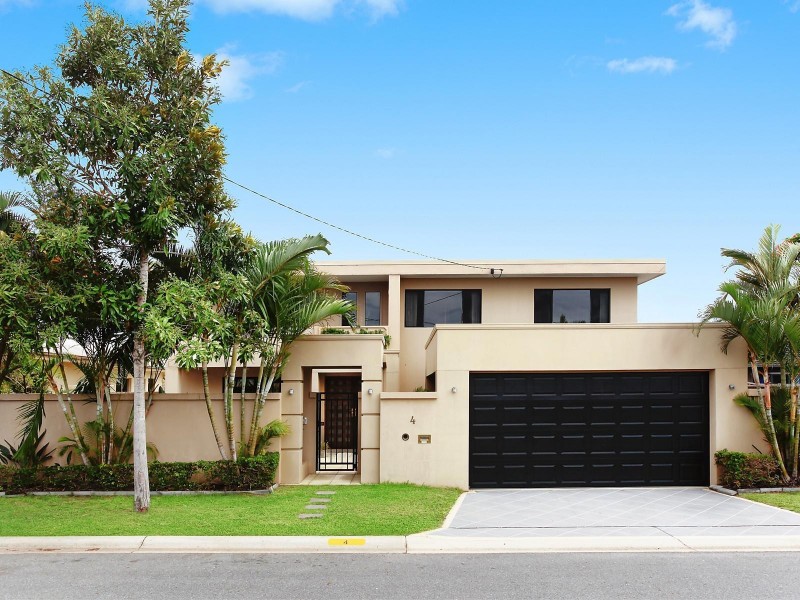 4 Mexicali Court, Broadbeach Waters QLD 4218