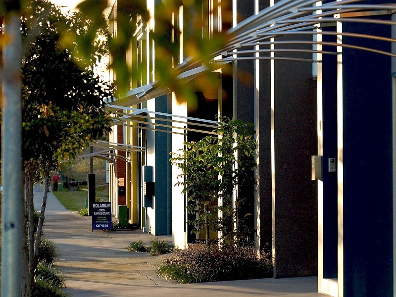 16 Lake Street, Varsity Lakes QLD 4227