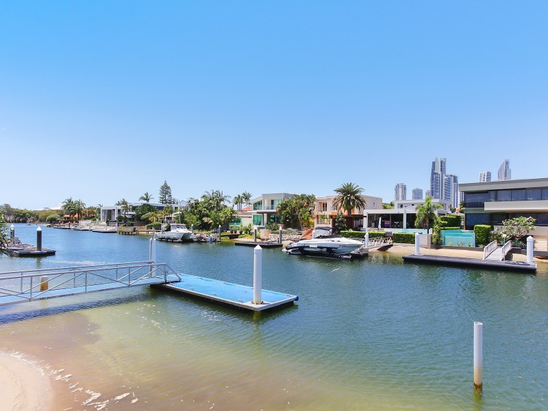 21 The Lido, Isle Of Capri QLD 4217