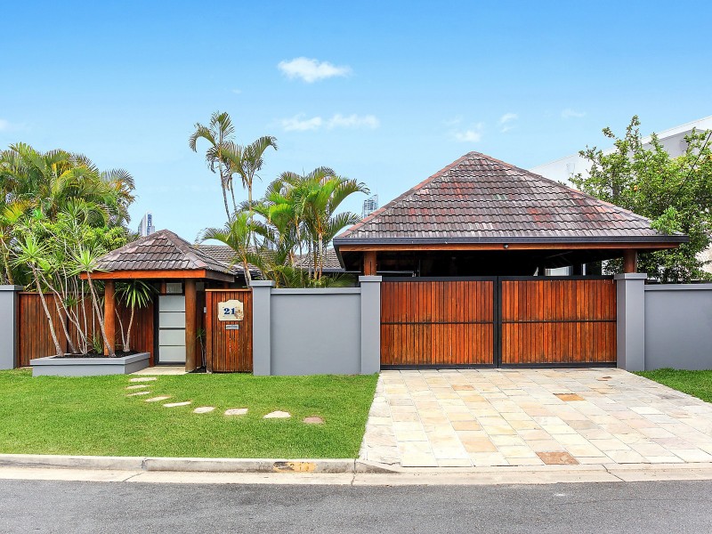 21 The Lido, Isle Of Capri QLD 4217