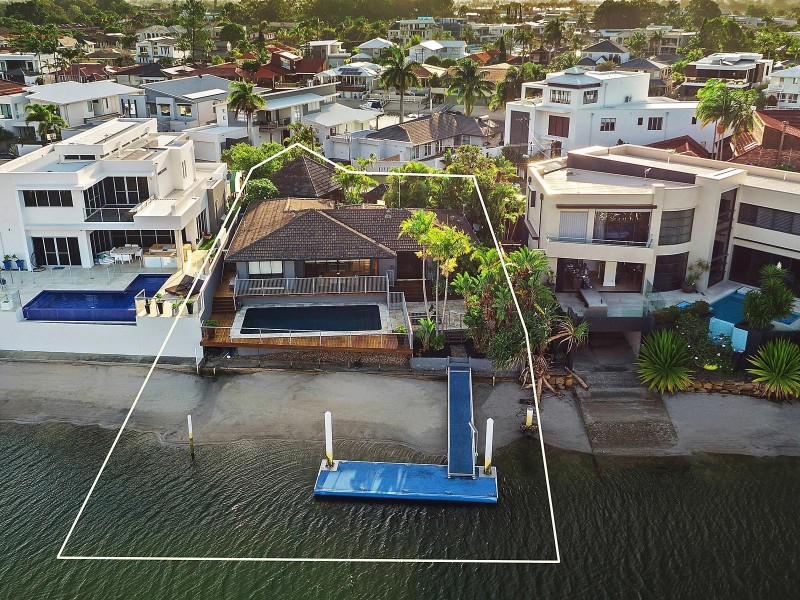 21 The Lido, Isle Of Capri QLD 4217