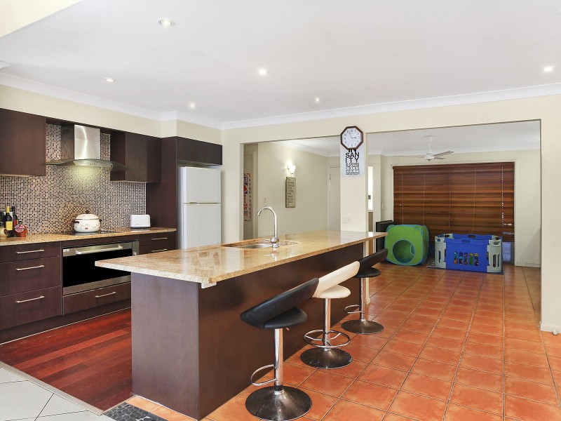 10 Splice Street, Mermaid Waters QLD 4218