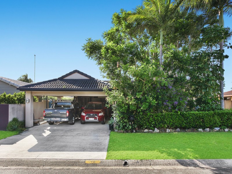 10 Splice Street, Mermaid Waters QLD 4218