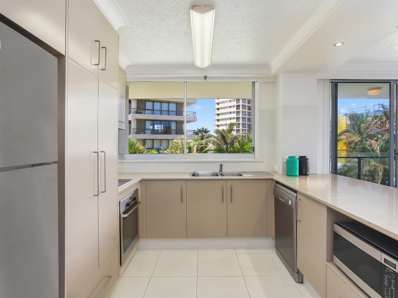 2B/3540 Main Beach Parade, Main Beach QLD 4217